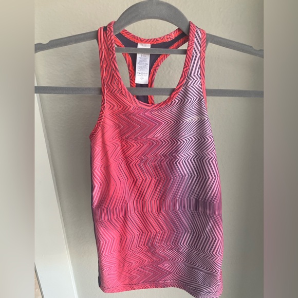 Ivivva workout razor back top. - Picture 1 of 2